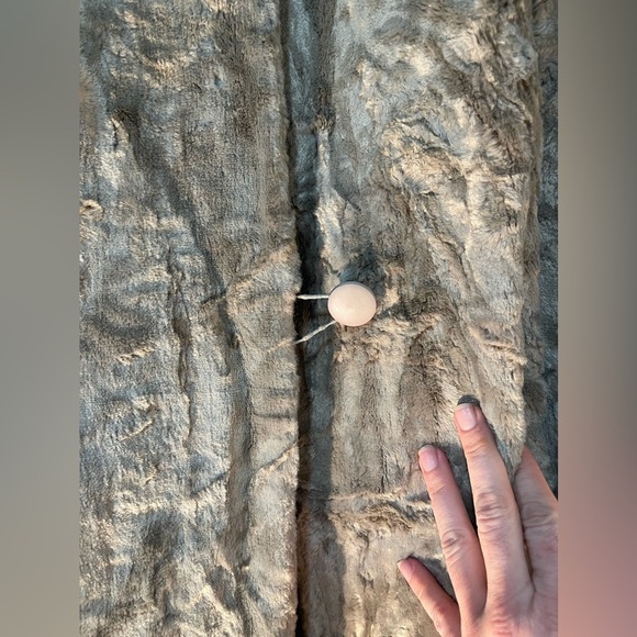 Elegant Faux Fur Long Coat - Picture 6 of 12